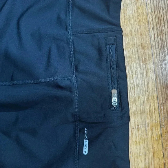 Saucony black shorts large - Picture 6 of 9
